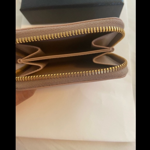 Prada coin wallet - Picture 4 of 4